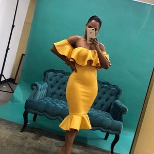 Off Shoulder dress - Mustard